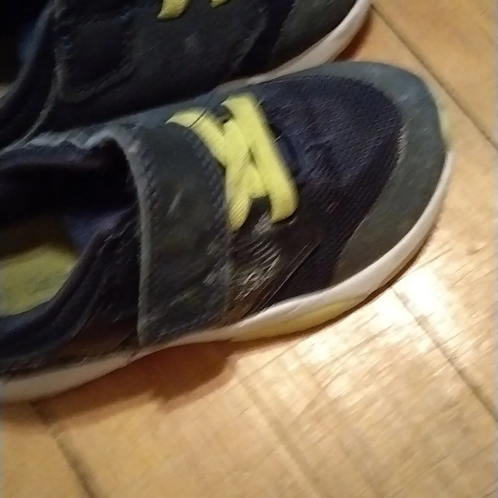 Cat & Jack Kids Black and Yellow Sneakers